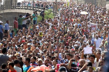 الإخوان يدعون لتظاهرات في ذكرى عزل محمد مرسي