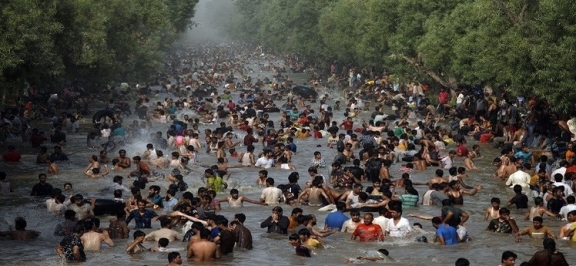 مصرع طفل فلسطيني وإصابة 170 في القدس جراء موجة الحر 