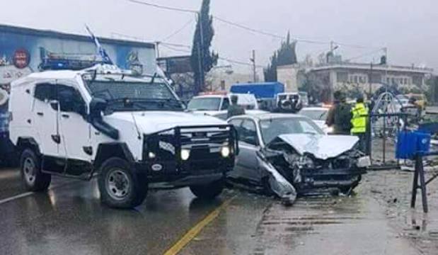 الخليل... 4 إصابات نتيجة صدم مركبة لقوات الاحتلال عائلة فلسطينية