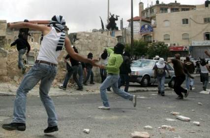 مواجهات وإصابات في جبل المكبر بالقدس المحتلة