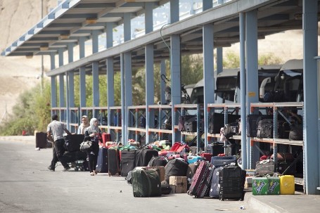 الاحتلال يرفض فتح معبر الكرامة