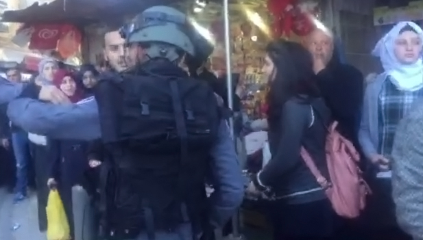 الاحتلال يعتدي على مراسل فضائية فلسطين اليوم في القدس