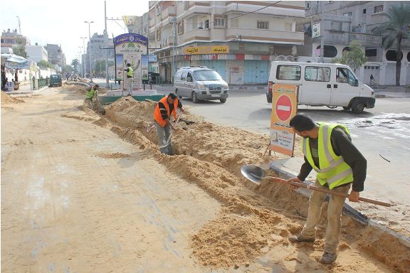 بدء مشروع تصريف مياه بركة الشيخ رضوان بغزة