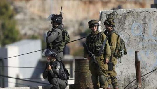 قوات الاحتلال تعتقل صحفياً من القدس