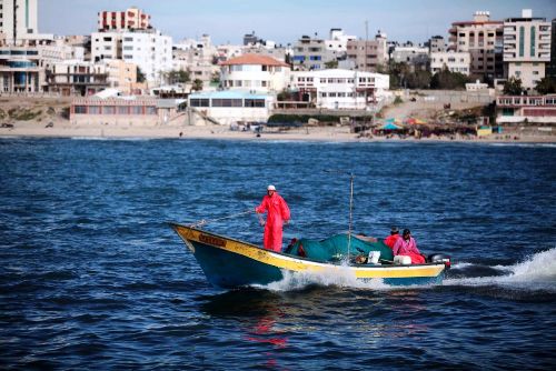 بحرية الاحتلال تعتقل صيادين اثنين في غزة
