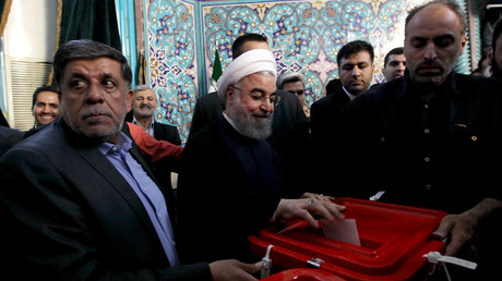 إيران.. روحاني يفوز بولاية رئاسية ثانية