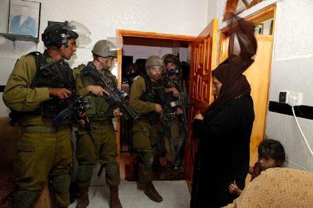 الاحتلال ينفذ حملة دهم واعتقال بالضفة والقدس