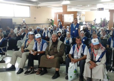 مصر تفتح معبر رفح وعبور اولى قوافل الحجاج
