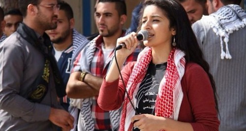 الاحتلال يبقي الطالبة لينا خطاب قيد الاعتقال مدة 6 أشهر 