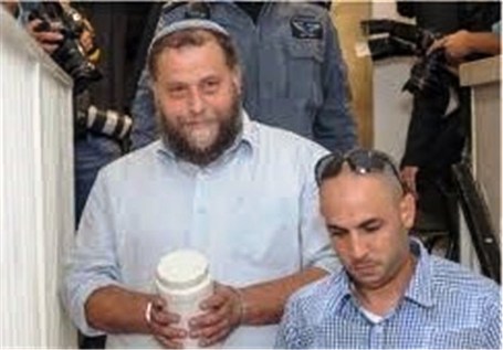 مستوطن يعلن زواجه داخل الاقصى وفتح تحذر