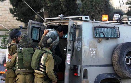 القدس... الاحتلال يعتقل 9 مقدسيين من العيسوية