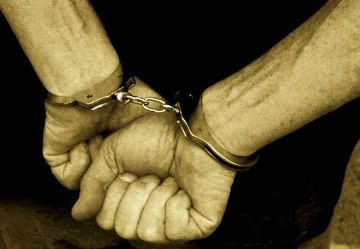 الاحتلال يصدر قرارات اعتقال وتغريم بحق 5 أسرى