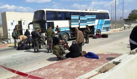 أريحا... الاحتلال يمنع 7 مواطنين من السفر عبر الكرامة