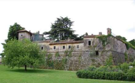 إيطاليا تعرض تاريخها للبيع بسبب أزمتها الاقتصادية 