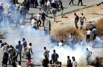 تواصل المواجهات مع الاحتلال في احياء بالقدس