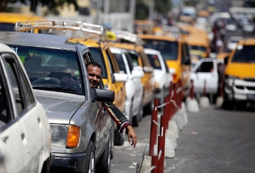 النقل بغزة: 13 ألف مركبة عاملة في قطاع غزة
