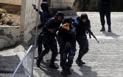 حماس: أمن السلطة بالضفة يعتقل 4 مواطنين