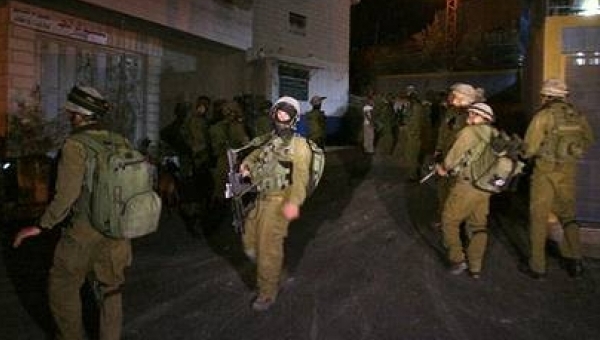 قوات الاحتلال تقتحم منازل وجمعية طبية في بيت لحم