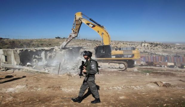 الاحتلال يهدم منازل عدد من الفلسطينيين في النقب