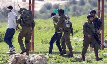 الاحتلال يعتقل 20 فلسطينيا بالضفة اليوم الخميس
