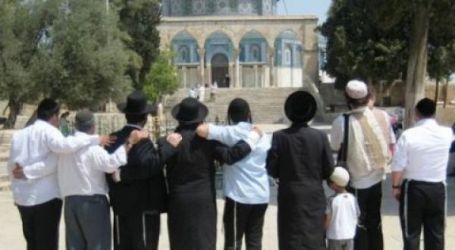 مستوطنون بزعامة غليك يقتحمون باحات الاقصى