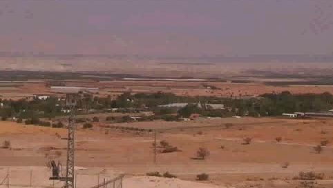 مستوطنون يشيدون مبان استيطانية بمنطقة الأغوار
