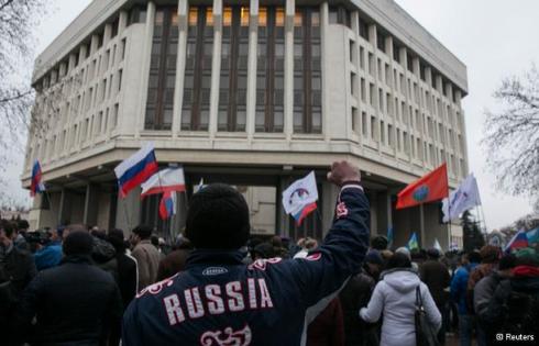 برلمان منطقة القرم يصوّت للانضمام إلى روسيا