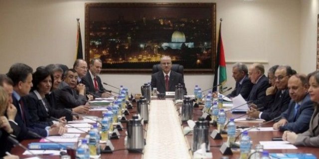 الحكومة الفلسطينية تدين الصمت الدولي إزاء تصعيد الاحتلال