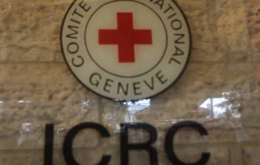 الصليب الأحمر يعلق نشاطاته في القدس المحتلة