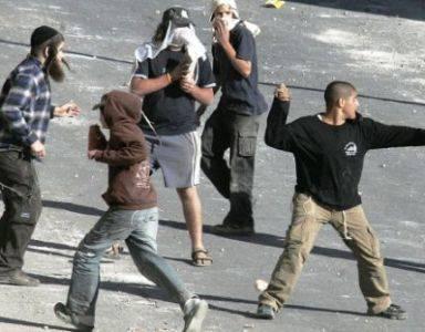 متطرفون يعتدون على 3 شبان مقدسيين