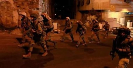 الاحتلال يعتقل 17 مواطنا من محافظة الخليل