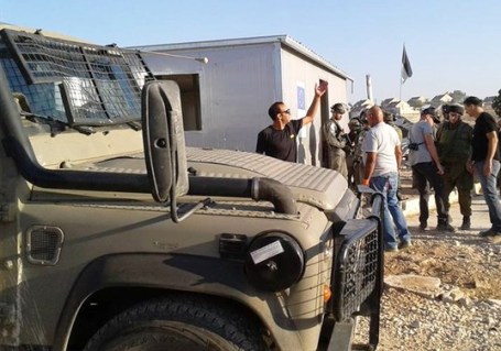 الاحتلال يهدم منازل ومنشآت تجارية في الضفة الغربية