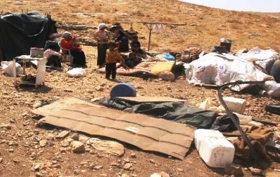 قوات الاحتلال ترحّل 23 عائلة من الأغوار