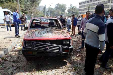 إصابة 14 شخصا بثلاث إنفجارات في القاهرة