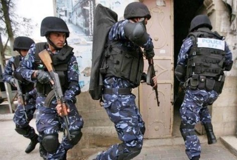 إصابة 3 فلسطينيين خلال محاولة أجهزة السلطة اعتقال شاب في بلاطة
