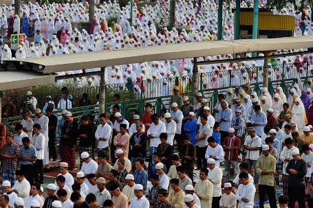 المسلمون يحتفلون بعيد الأضحى المبارك