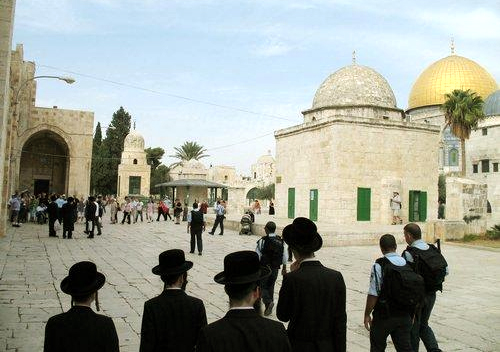 مدرسة تلمودية تدعو لأوسع عملية اقتحام للمسجد الأقصى
