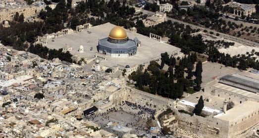 تشققات في المسجد العمري بالقدس بسبب حفريات الاحتلال