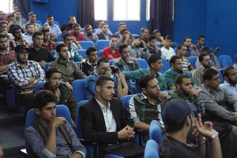 مهرجان لتكريم شهداء غزة في منتجع الدولفين