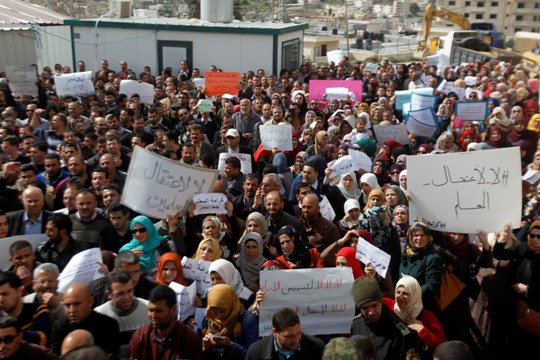 إضراب شامل بمدارس الضفة واعتصام مركزي غداً