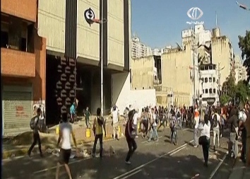 مقتل 3 وإصابة العشرات بتظاهرات ضد الحكومة الفنزويلية
