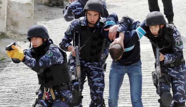 حماس: أمن السلطة يعتقل 4 مواطنين في الضفة على خلفية سياسية