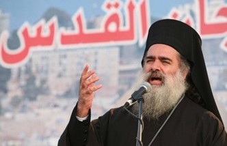 المطران حنا: باقون في القدس
