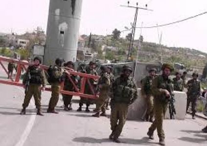 قوات الاحتلال تغلق حاجز زعترة جنوب نابلس