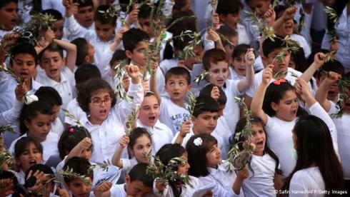 مسيحيو العراق يحيون عيد الفصح في ظل إجراءات أمنية مشددة