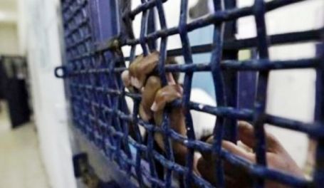 6 أسرى يدخلون أعوامًا جديدة داخل معتقلات الاحتلال