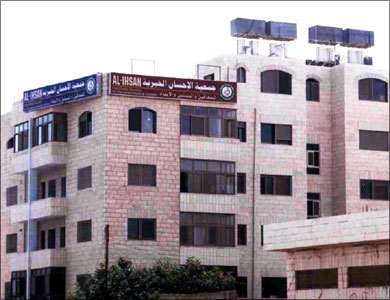 جمعية الإحسان توزع مساعدات نقدية على مواطني رفح