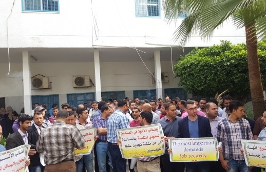 120 مهندسا يعتصمون داخل مقر الأونروا في غزة