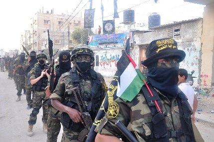 الانطلاقة الجهادية.. سرايا القدس تنظم مسيرا عسكريا في رفح