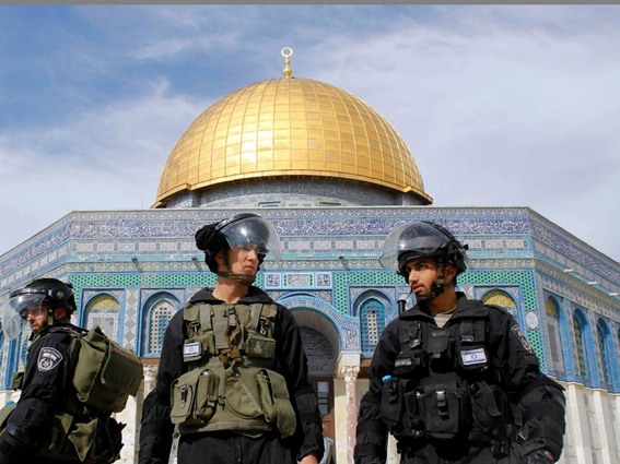شرطة الاحتلال تعتقل فلسطينيتان أثناء خروجهما من المسجد الأقصى